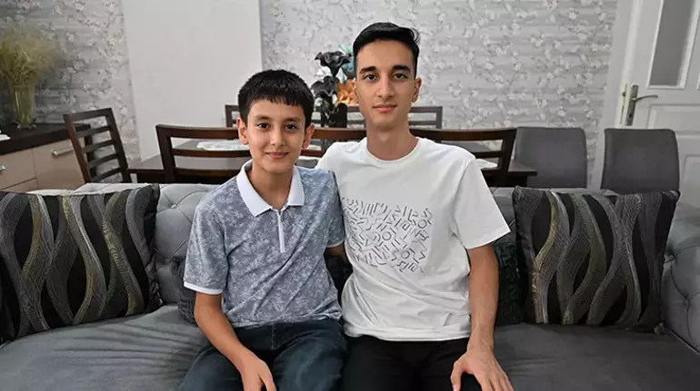 Gaziantepli Özyurtseven ailesi önce LGS sınavında şimdi de YKS’de Türkiye birincisi çıkardı.